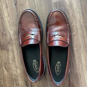 Tod's Penny Loafer 37.5 = US 7.5
